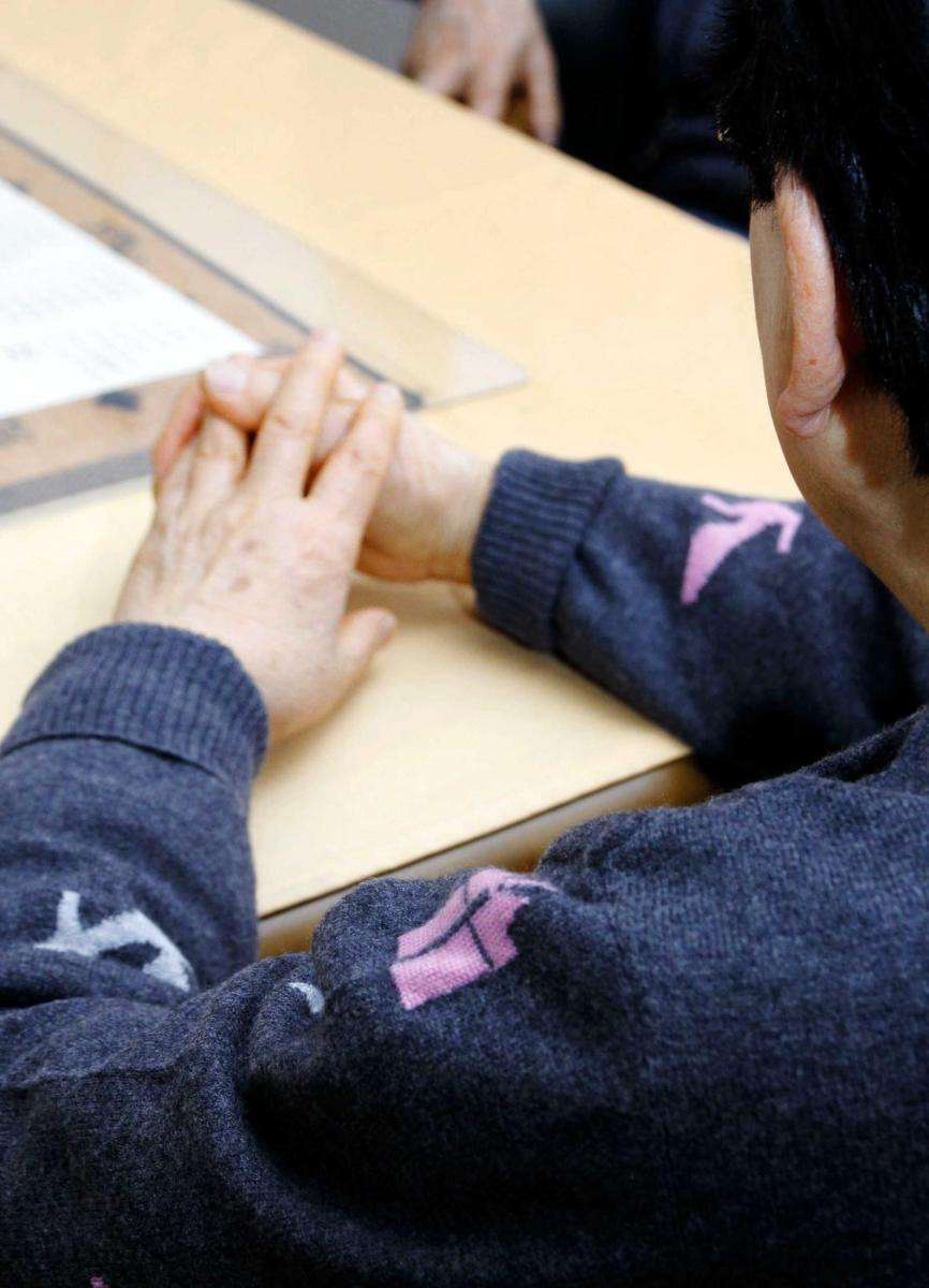 あえて顔見せ、隙突き…「詐欺＋窃盗」新たな手口急増