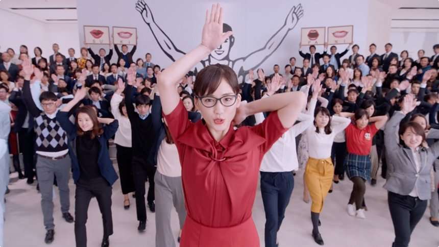 まるで新興宗教!? 綾瀬はるか出演の“謎CM”が「めちゃウザい」