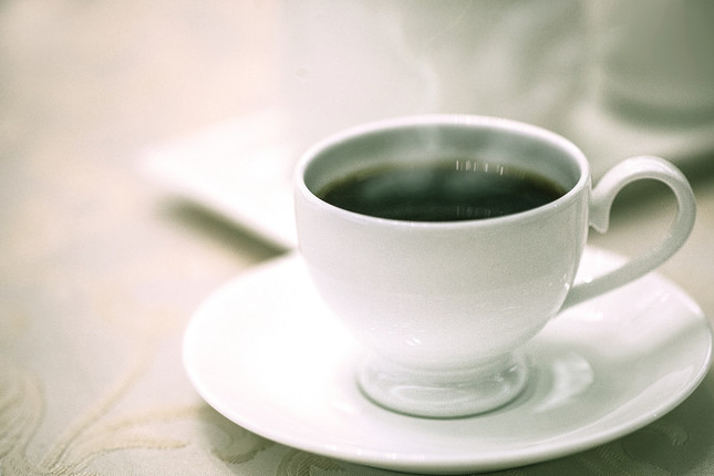 「来客にコーヒー提供」は「カフェハラ」？マナー講師の見解は…