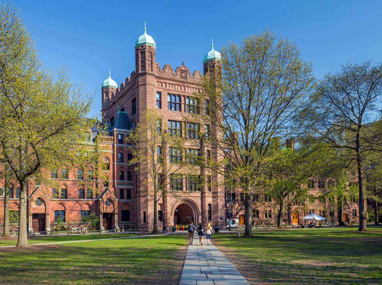 米名門大の「裏口入学」斡旋事件、依頼者にあの「有名ドラマ女優」たちの名前 - フロントロウ