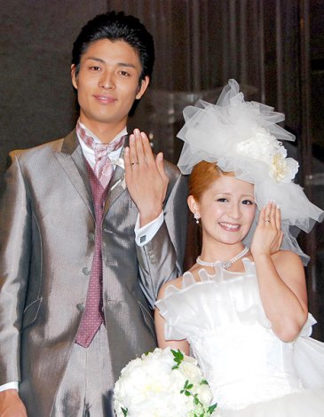 矢口真里 けじめで沖縄挙式へ！「大恋愛」仕様のドレス試着も