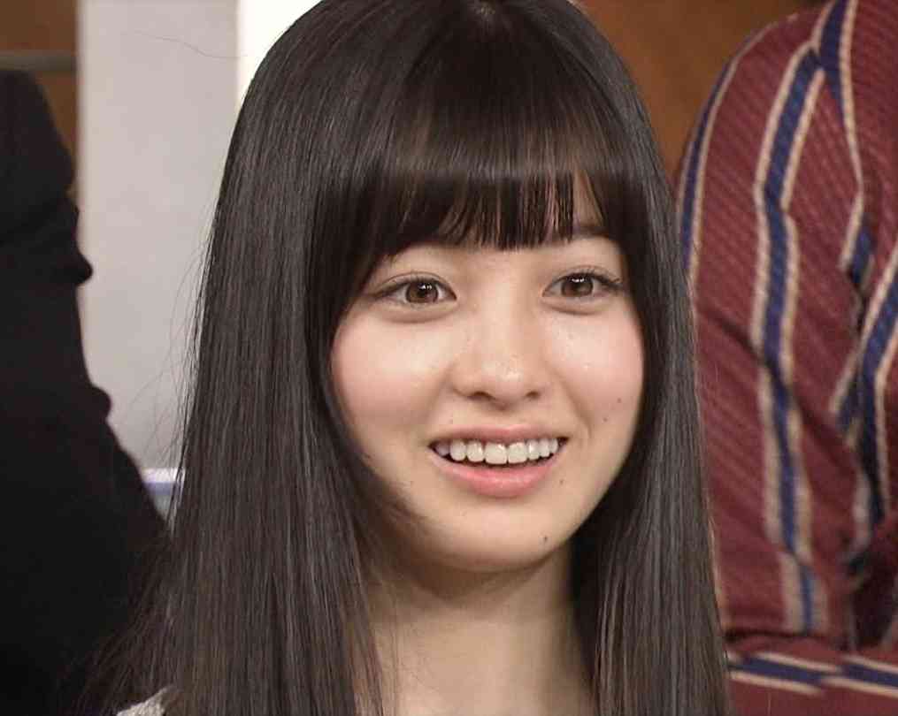 橋本環奈、黒髪ゆる巻きヘアにファン悶絶「意味わからんくらい可愛い。」