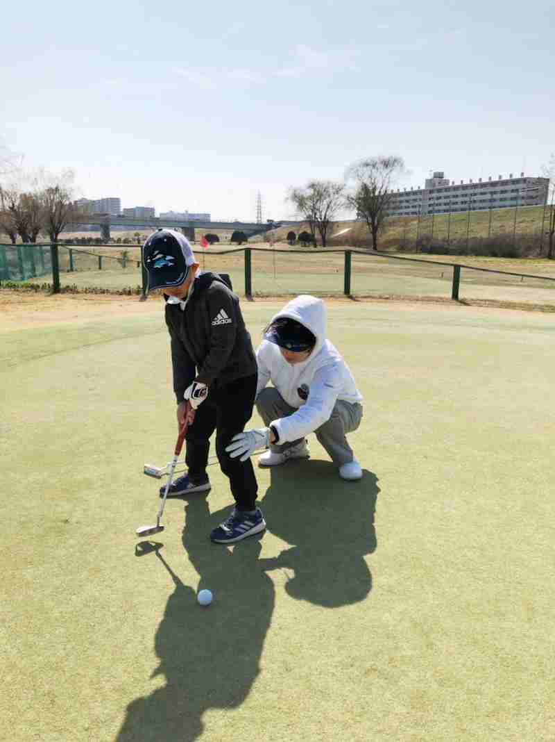 東尾理子　6歳長男に「みっちり」ゴルフレッスン
