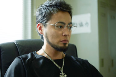 男性芸能人の髭、似合ってたら+ボタンを押すトピ