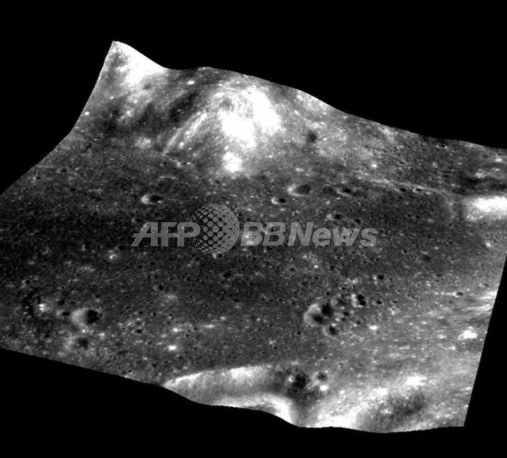 インドの月探査機、アポロ15号の着陸跡を撮影　写真2枚　国際ニュース：AFPBB News