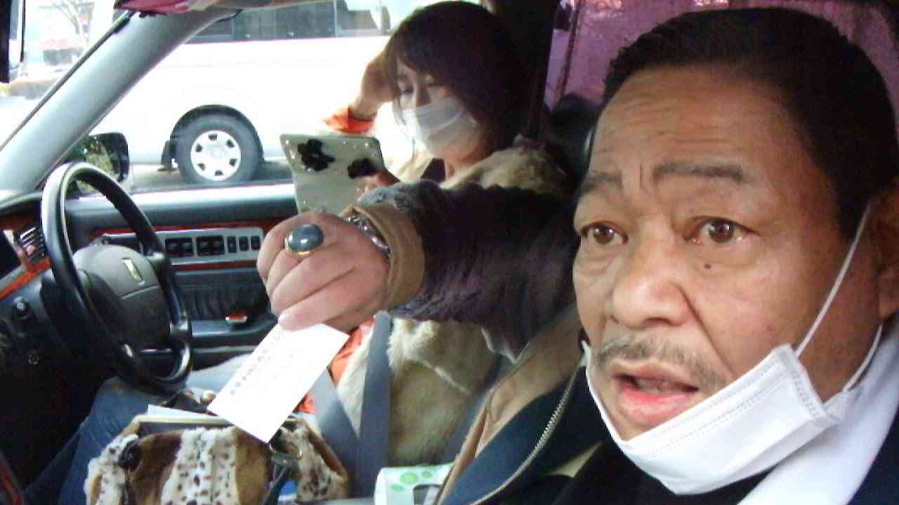 たかひらは、岸和田市外でも活躍！　　堺市役所の特別な駐車場に、ゴネ得で止めているセンチュリーを撃退。 - YouTube