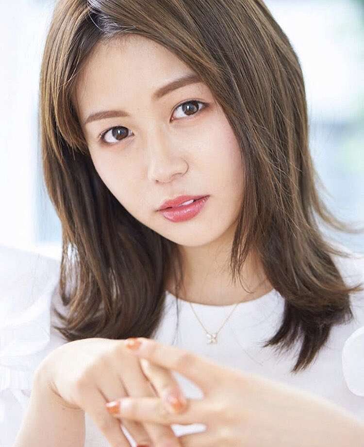井口綾子写真集がスピード重版「よしっ！」