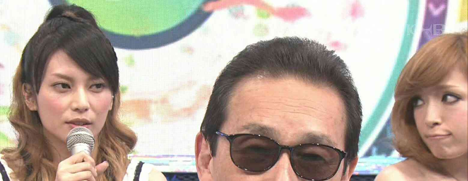 浜崎あゆみ、ライブのステージ衣装に批判殺到「安室奈美恵のパクリ」「これはひどい」 