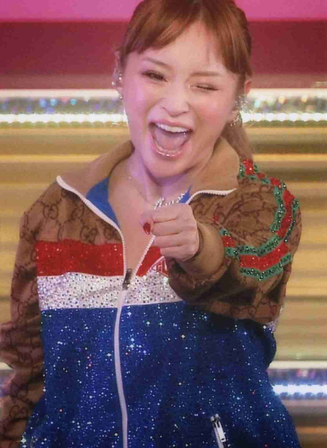 浜崎あゆみ、リハーサル中の姿に驚きの声「不自然なあごが怖い」「加工なの?」