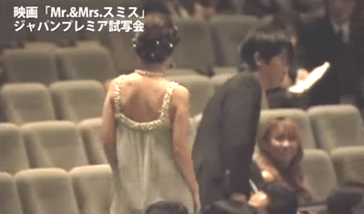 浜崎あゆみ、ライブのステージ衣装に批判殺到「安室奈美恵のパクリ」「これはひどい」 