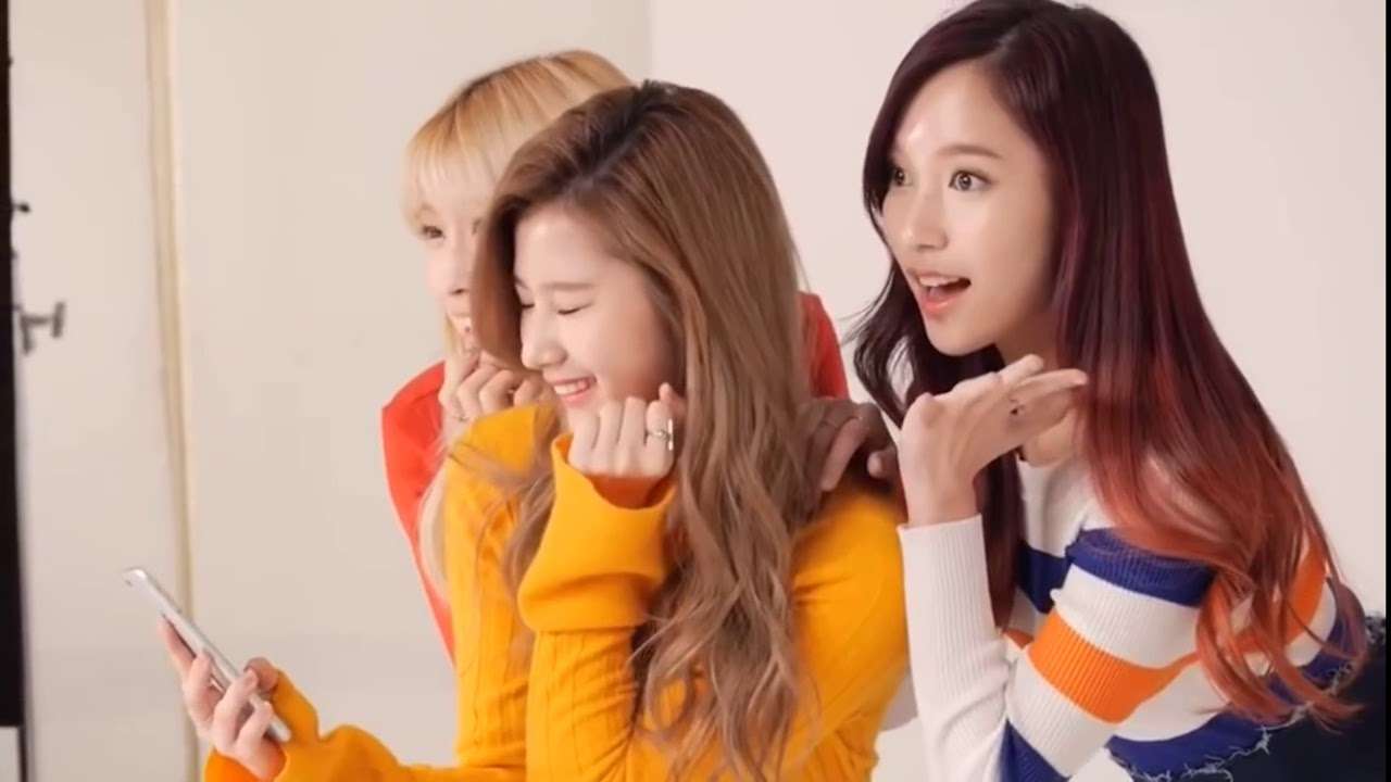 TWICE問題のシーン 原爆キノコ雲？ BTS関連 - YouTube