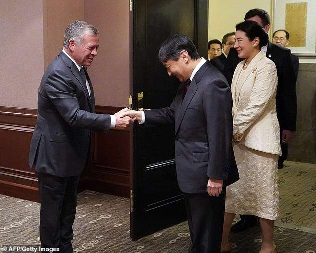 両陛下、皇居外で最後の公務=「みどりの式典」出席