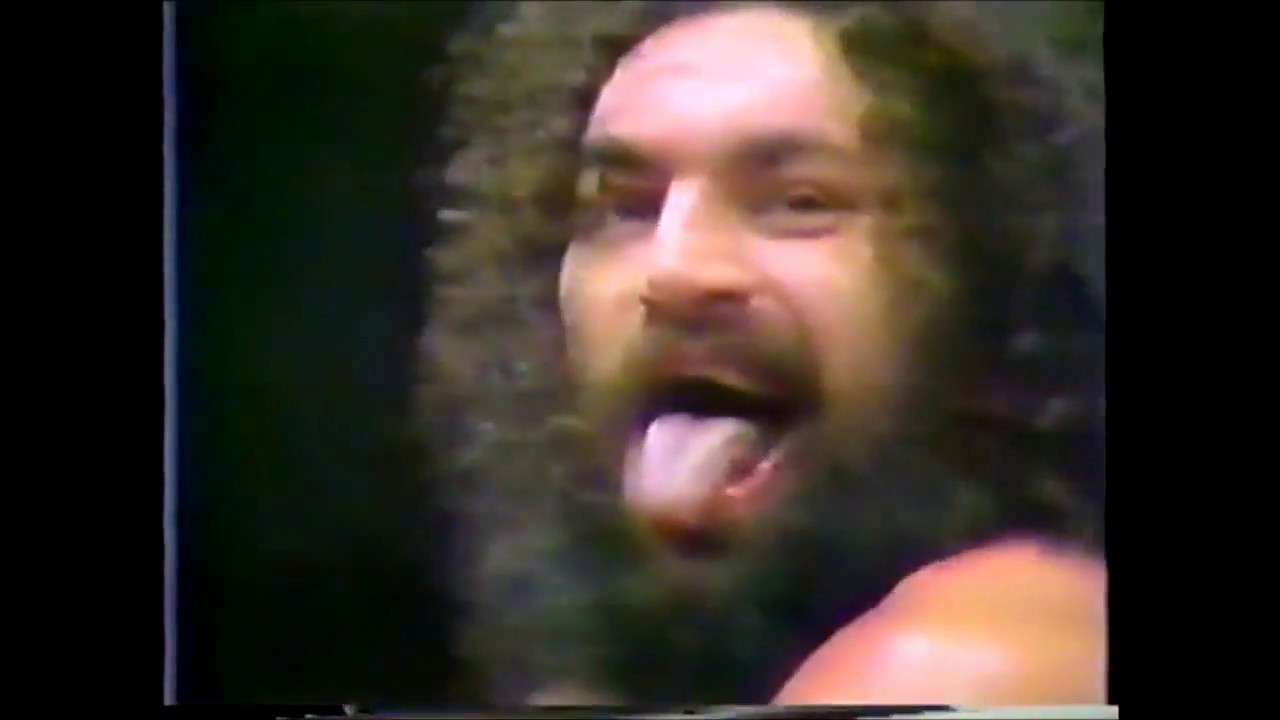 ブルーザー・ブロディ 聡明なる超獣 - YouTube