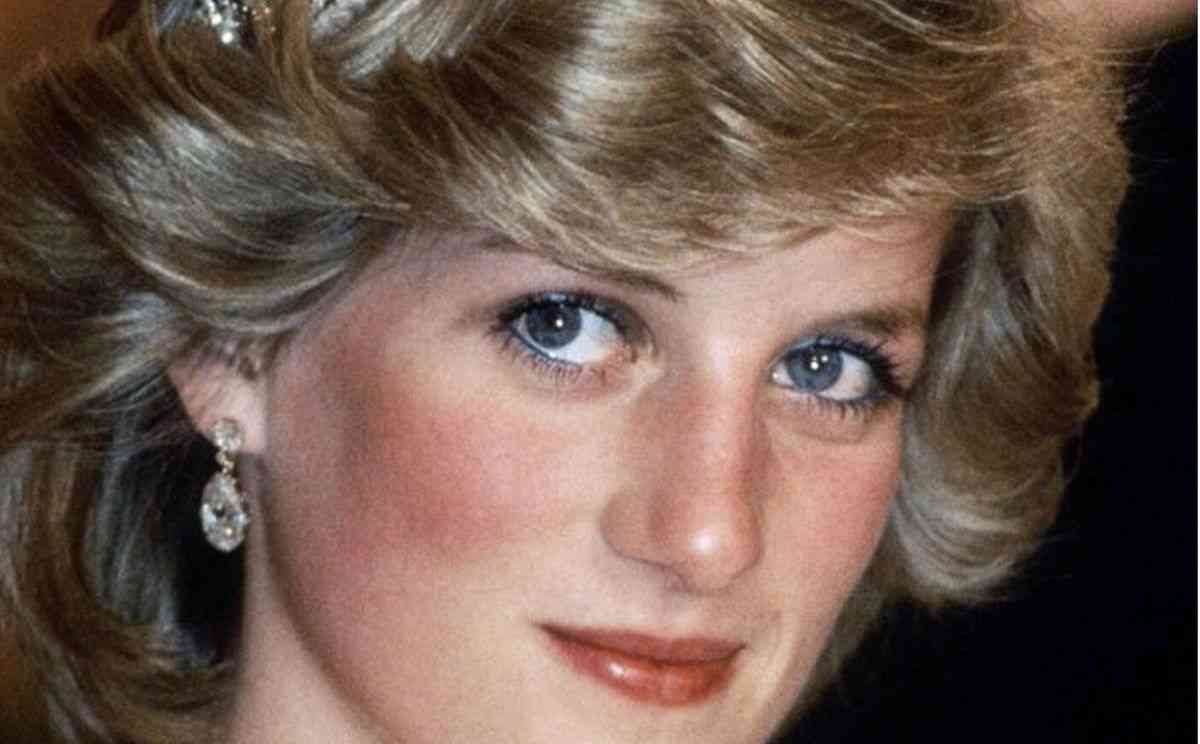 世界の皇妃を輝かせるティアラの歴史と種類。（19）｜海外セレブ・ゴシップ｜VOGUE JAPAN