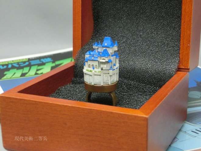 カニ缶に鮭缶も…“缶詰リング”にSNS賞賛、作者明かす “駄美術”の信条「ゆるさが大事」