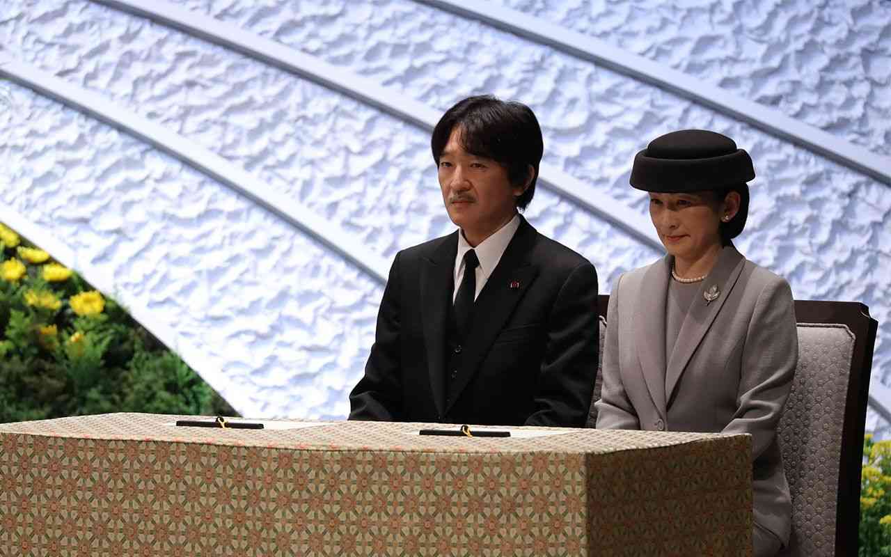 お代替わりと秋篠宮家の未来――33億円「宮邸大規模改修」と、職員51人「皇嗣職の新設」 | 文春オンライン