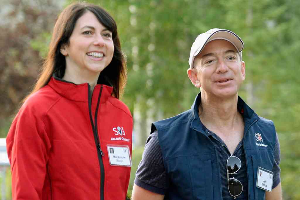 ジェフ・ベゾス、離婚で4兆円の株式分与　妻は世界3位の女性富豪に