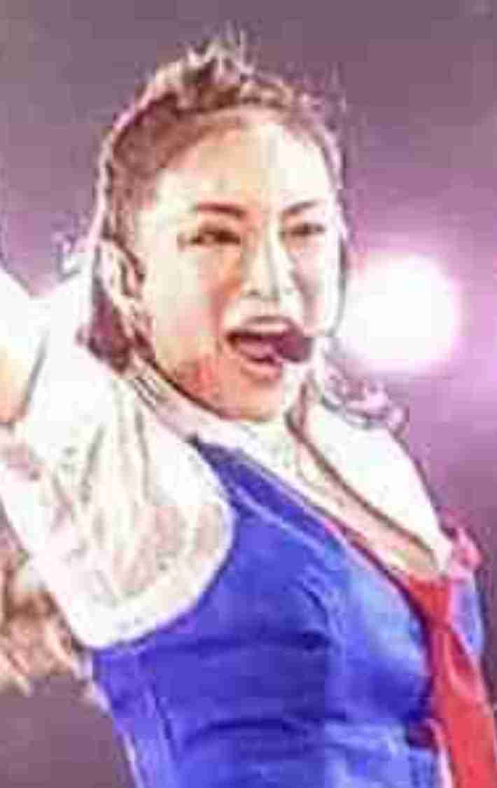 浜崎あゆみ、ライブのステージ衣装に批判殺到「安室奈美恵のパクリ」「これはひどい」