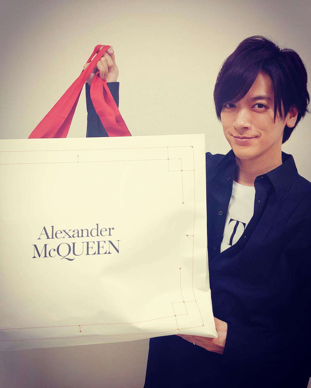 Daigo 紅だー Yoshikiからの誕生日プレゼントに感激 一生モノの宝物 ガールズちゃんねる Girls Channel