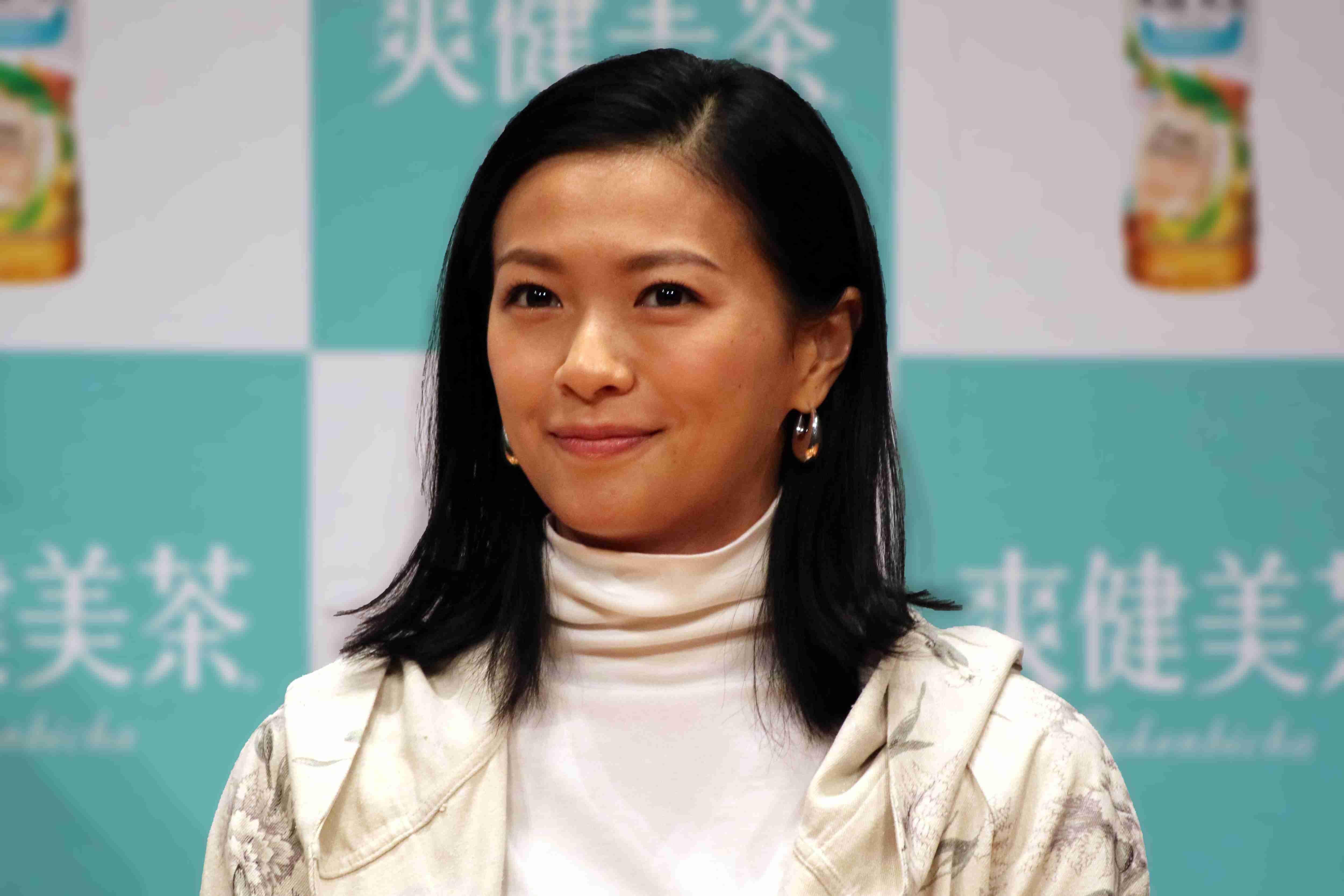 榮倉奈々、雰囲気変わった近影に驚きの声　「痩せた？」「外国人みたい」 – ニュースサイトしらべぇ