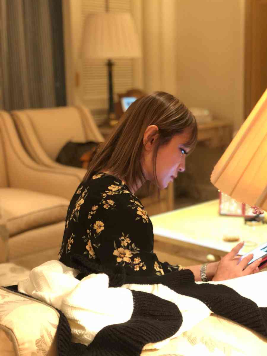 浜崎あゆみ、ライブのステージ衣装に批判殺到「安室奈美恵のパクリ」「これはひどい」 