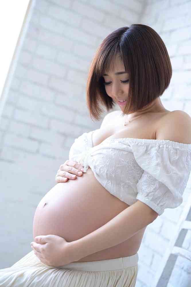 蒼井そら、出産当日の様子を「ＡｂｅｍａＴＶ」で生中継 : スポーツ報知