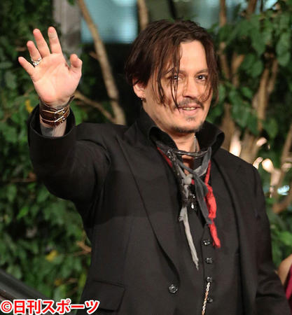 ジョニー・デップ、元妻アンバー・ハードに指を切り落とされたと証言