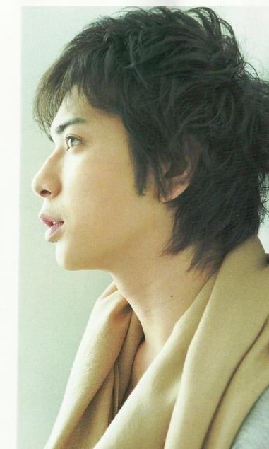 ぱっと見ステキだけど横顔が残念な芸能人