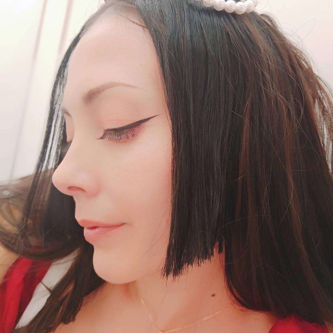 土屋アンナ、ワンピース「ボア・ハンコック」のコスプレ姿に感嘆の声