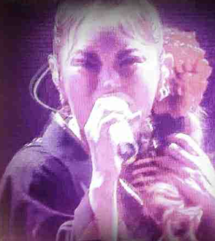 浜崎あゆみ、ライブのステージ衣装に批判殺到「安室奈美恵のパクリ」「これはひどい」