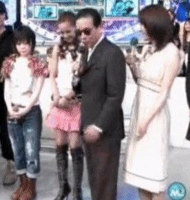 浜崎あゆみ、ライブのステージ衣装に批判殺到「安室奈美恵のパクリ」「これはひどい」 