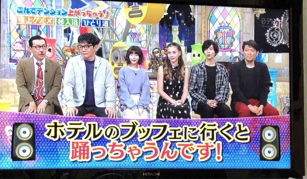 土屋アンナ、ワンピース「ボア・ハンコック」のコスプレ姿に感嘆の声