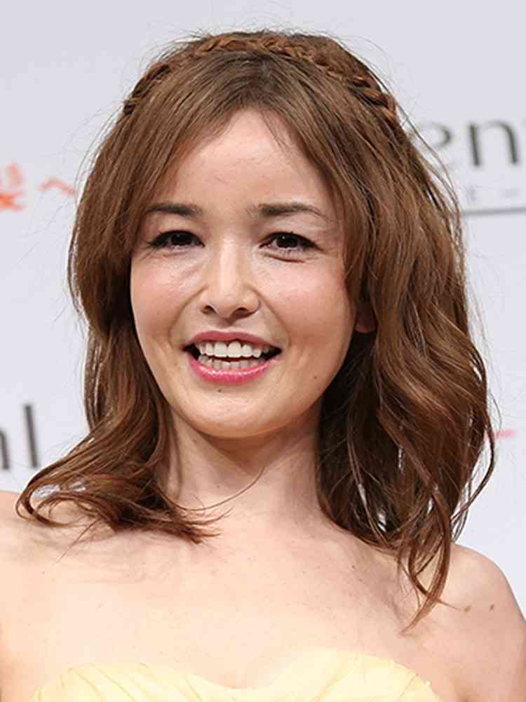 梨花、「お腹がタルンタルンで…」意外すぎる体型の悩みに驚きの声が続々