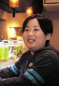 がんなどで髪失った子どもへ　中1男子が4年間伸ばし続けた髪を寄付