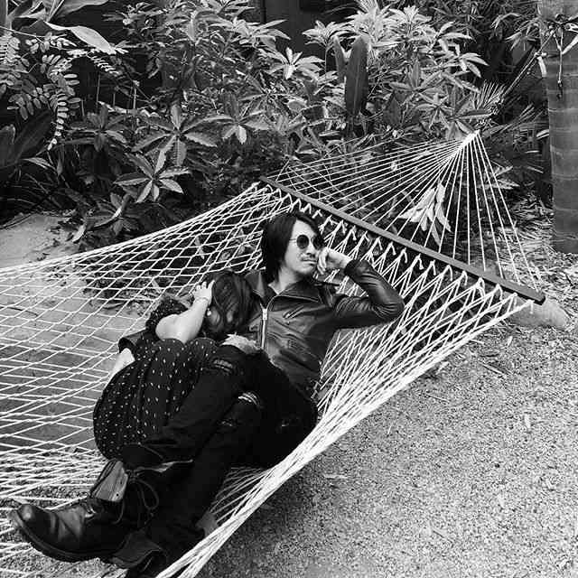 岩堀せり、GLAY・TAKUROと結婚15周年で2ショット…「なんてかっこいいご夫婦」「憧れ」と反響