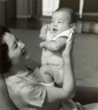 ｛実況・感想｝新天皇陛下即位、剣璽等承継・朝見の儀｛令和元年｝