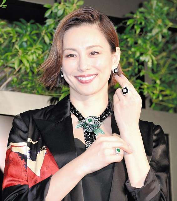 米倉涼子が3億円ジュエリーに「重みを感じます」 ブシュロンPRイベント