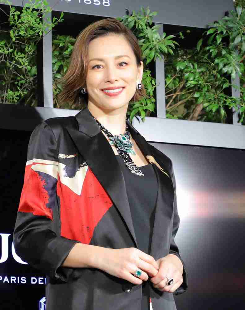 米倉涼子が３億円ジュエリーに「重みを感じます」　ブシュロンＰＲイベント : スポーツ報知
