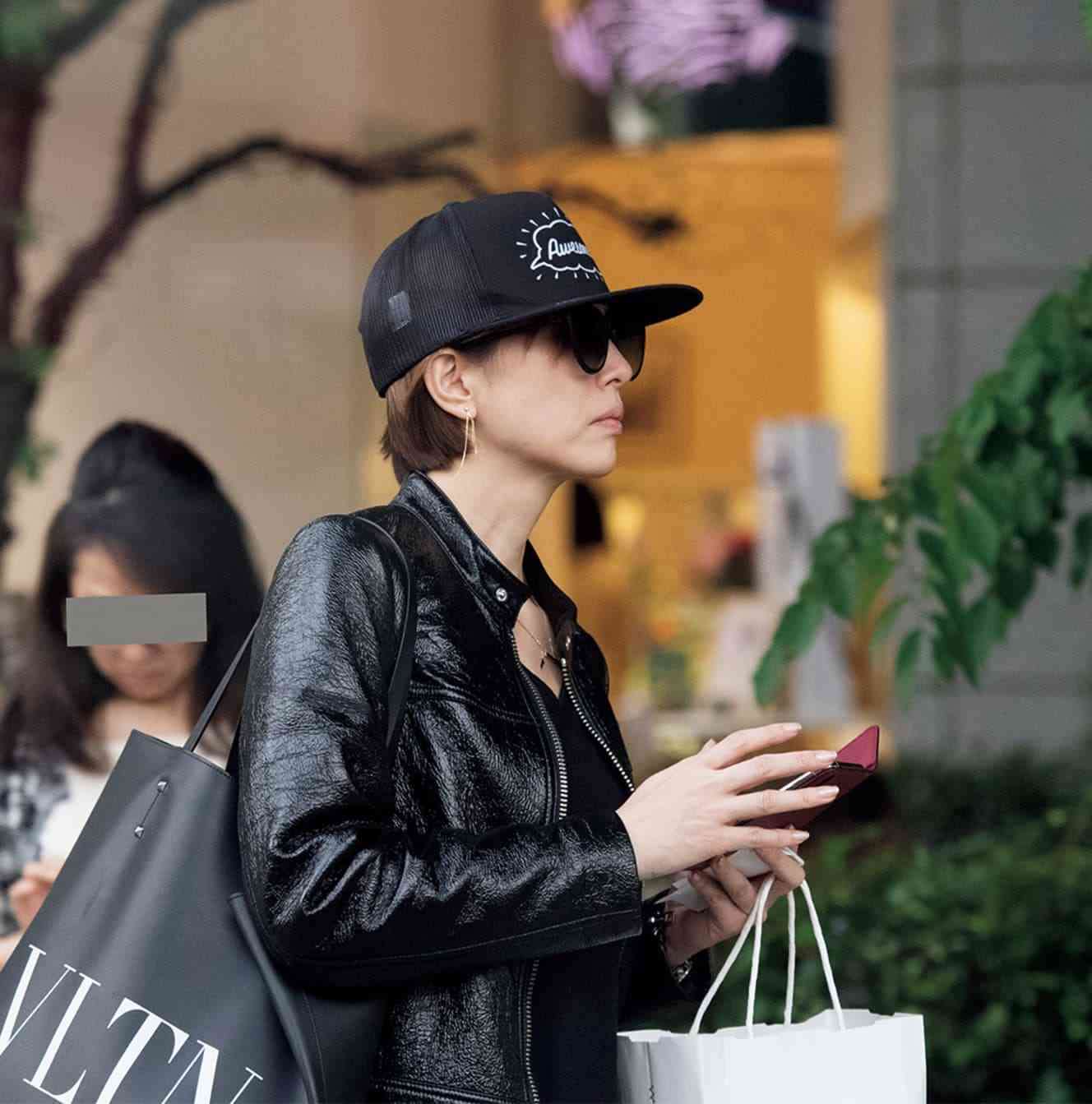 米倉涼子　オフにお買い物　ほぼスッピンでもオーラ抜群！