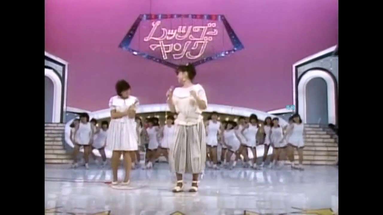 中森明菜がスマイル.ホー.ミーを歌い、河合奈保子がスローモーションを歌う。 - YouTube