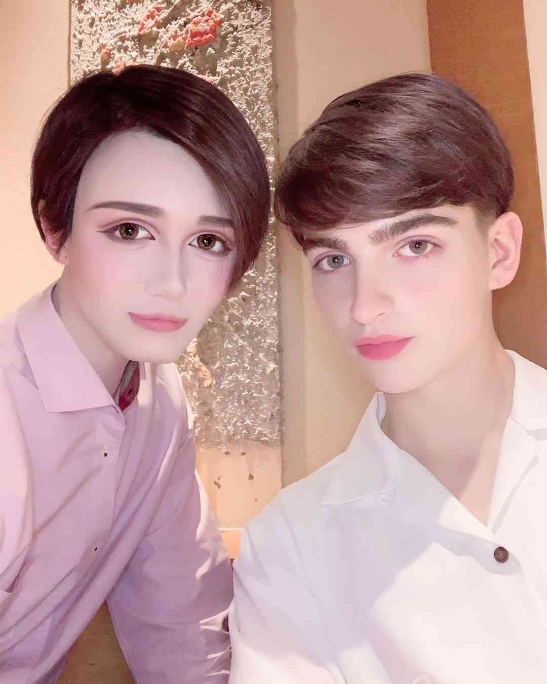 マフィンです? on Instagram: “昨日マットとディナー?美意識高い男友達出来て本当に嬉しい?色々話して楽しかった！パックとかスキンケアグッズもありがとう?♥️優しすぎて感動した?これからも沢山遊ぼう‼️?#マット #美男子 #人形”