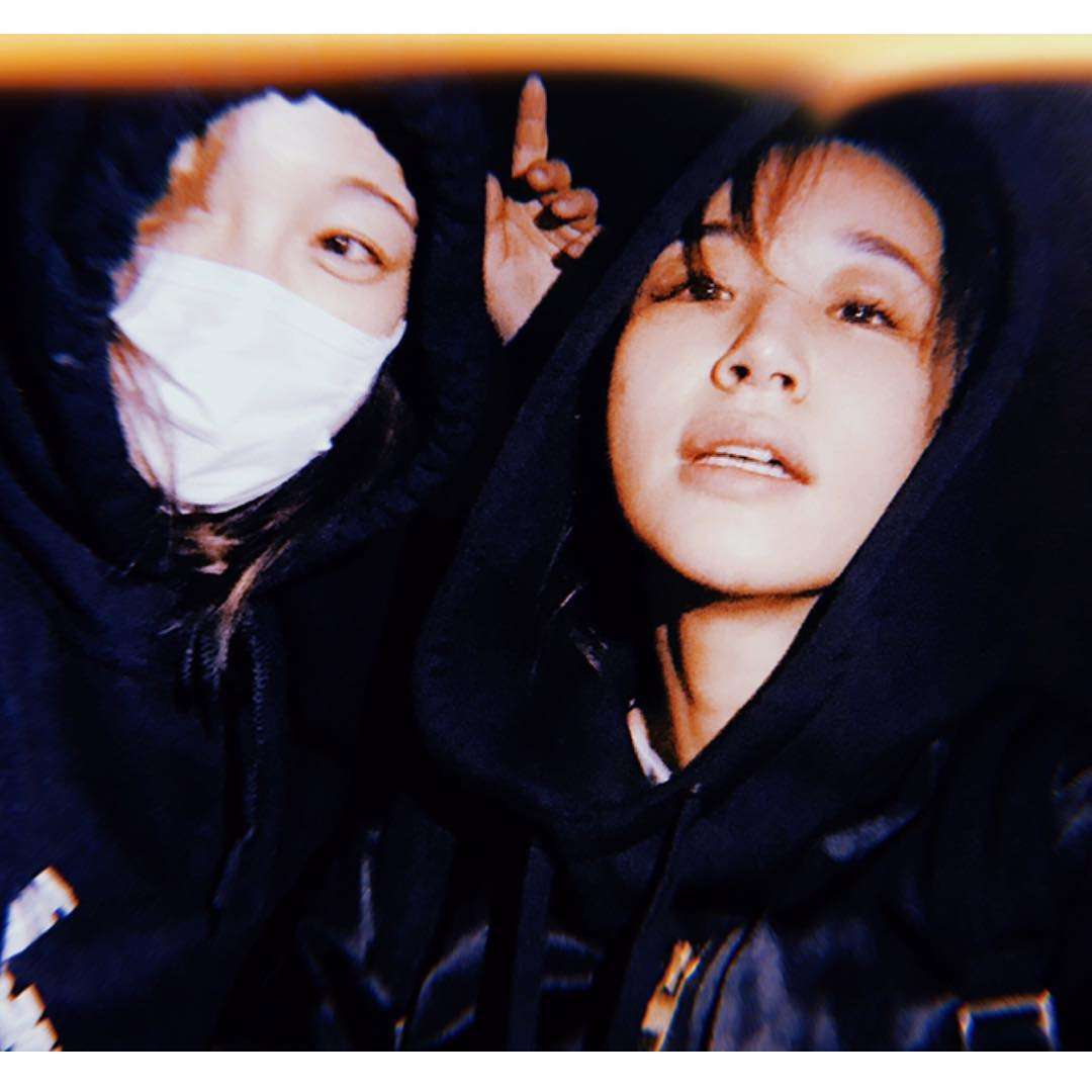 鈴木紗理奈＆木下優樹菜のすっぴん風呂２ショットが反響「最強姉妹」