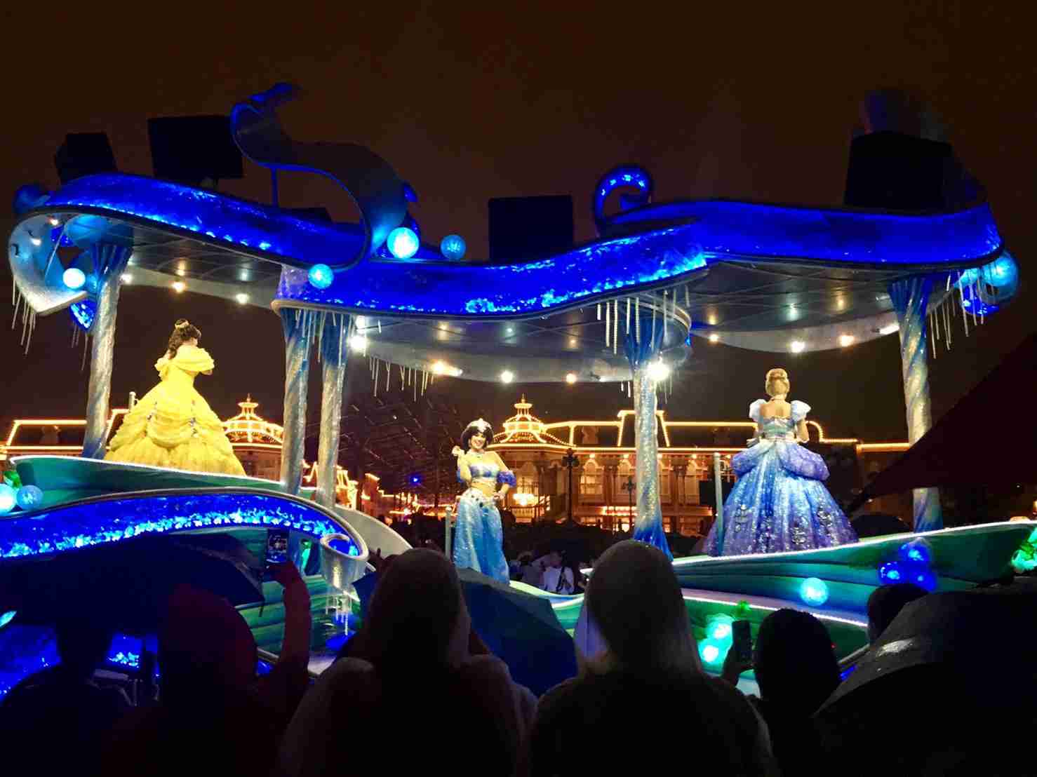 【2019】雨の日ディズニーの楽しみ方20選！限定パレード開催！傘や持ち物などをチェック！