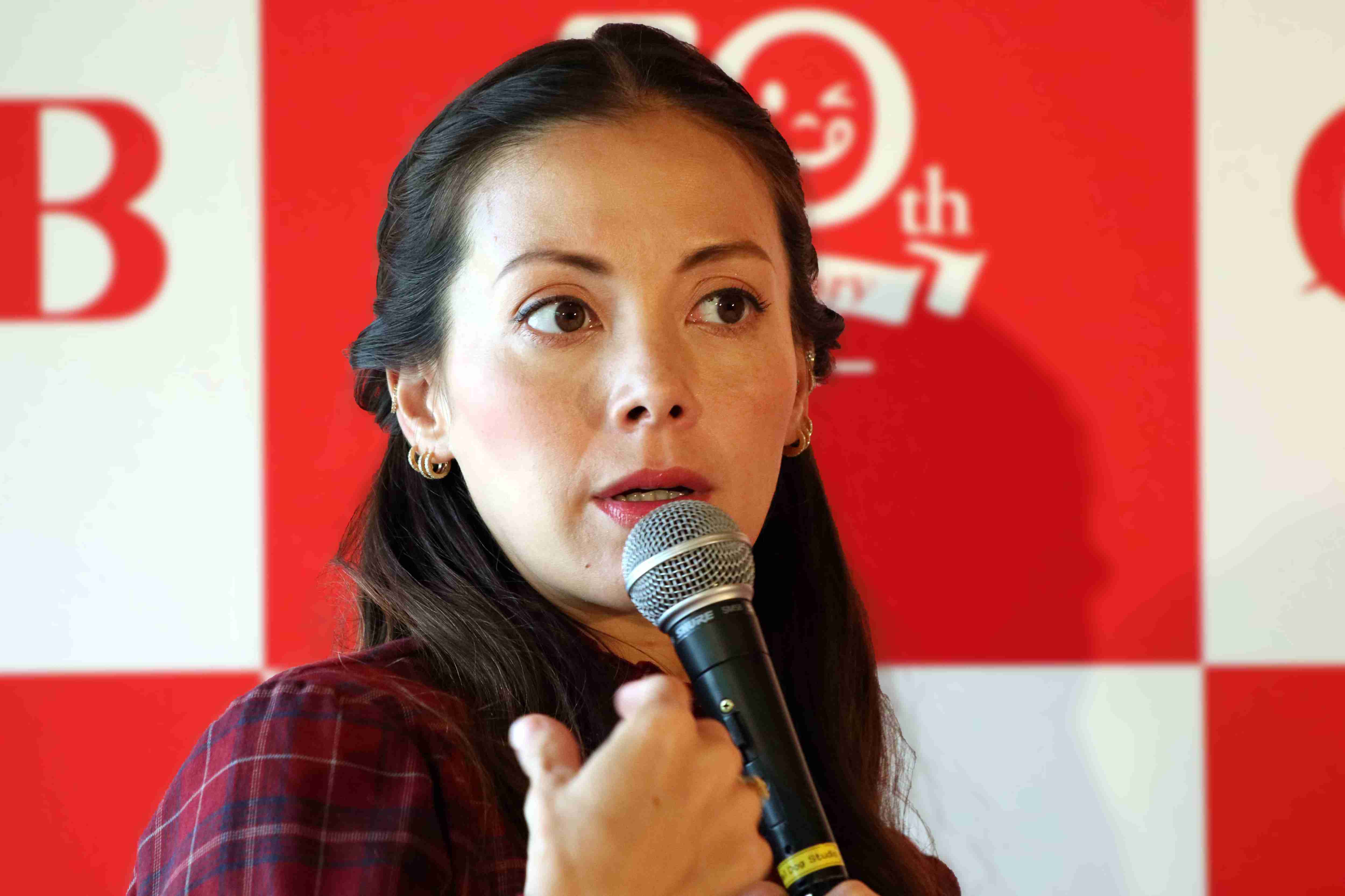 土屋アンナ、美形キッズ勢揃いの母の日投稿が話題に　「みんなかわいい…」 – ニュースサイトしらべぇ