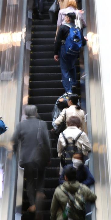 エスカレーターの片側歩行　なぜやめられないのか：イザ！