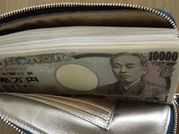 財布に100万円所持の女「金出すのがもったいなくて」万引　窃盗で現行犯逮捕　和歌山