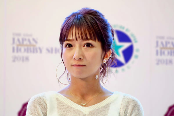 辻希美、自宅プールの豪華さに驚きの声　「次元をはるかに超えてた」｜ニフティニュース