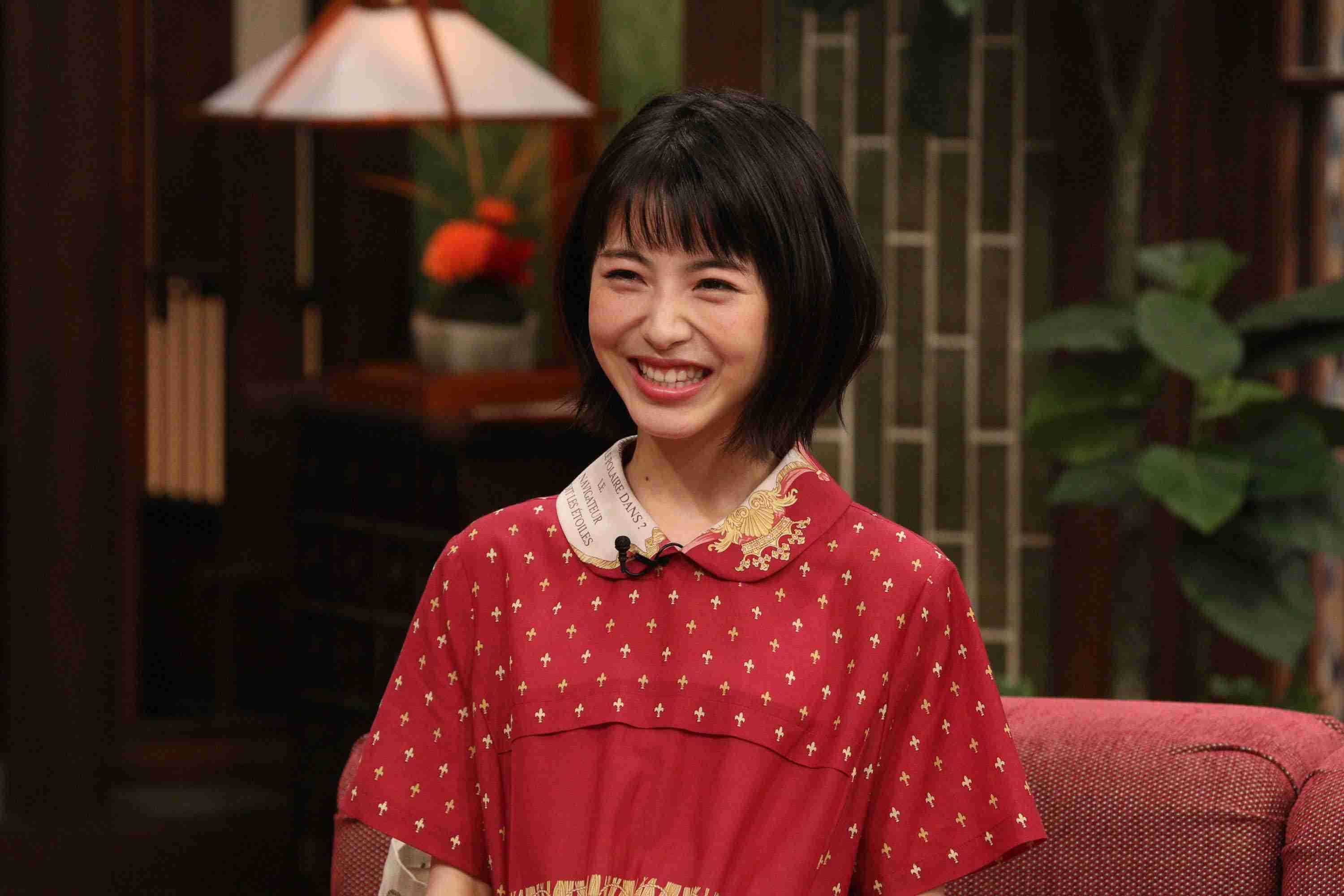 浜辺美波が腹黒アイドルに！東出昌大との凸凹コンビで難事件に挑む