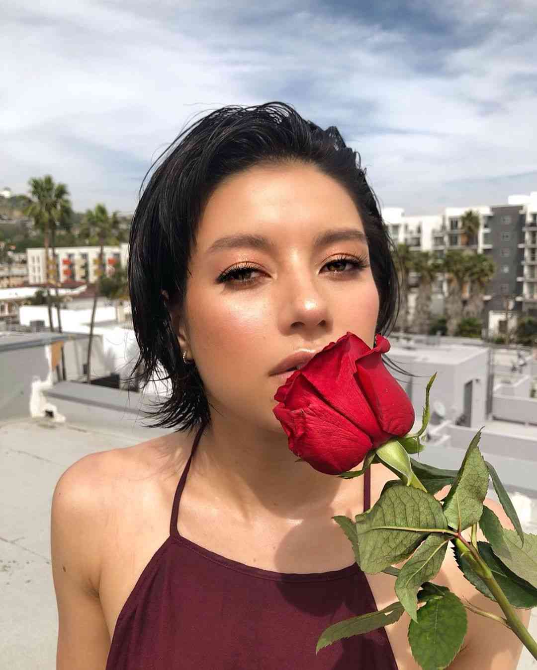 ベッキーの妹ジェシカ、姉に激似の写真投稿に反響「双子みたい」