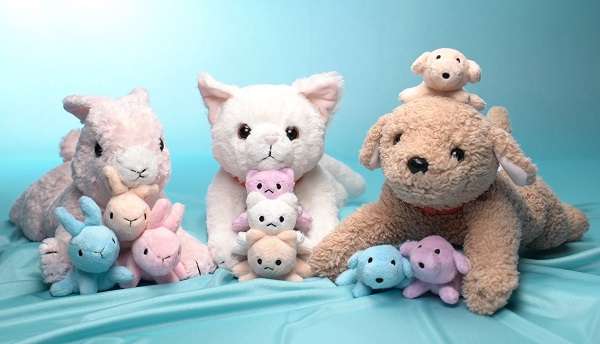 ペットの妊娠・出産を体験できるおもちゃ「ねこ、産んじゃった」が登場！背中をなで続けると産気づいて出産、授乳も学べる